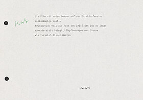 Getippter Text eines kurzen Gedichts auf Papier,