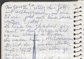 Foto von Notizbuch mit beschriebener Seite mit Zeichnung von Kirchturm.
