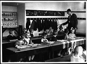 Beginn des Schuljahres 1951/52, 1. Klasse, Wien, September 1951
