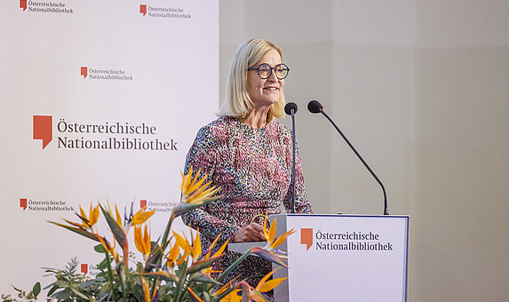 GD Dr. Johanna Rachinger eröffnet die Okamoto-Ausstellung