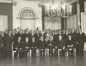 Internationale Konferenz Esperanto in Schule und Praxis. Empfang einiger Teilnehmer, darunter Eugen Wüster bei Bundeskanzler Engelbert Dollfuß, Mai 1934