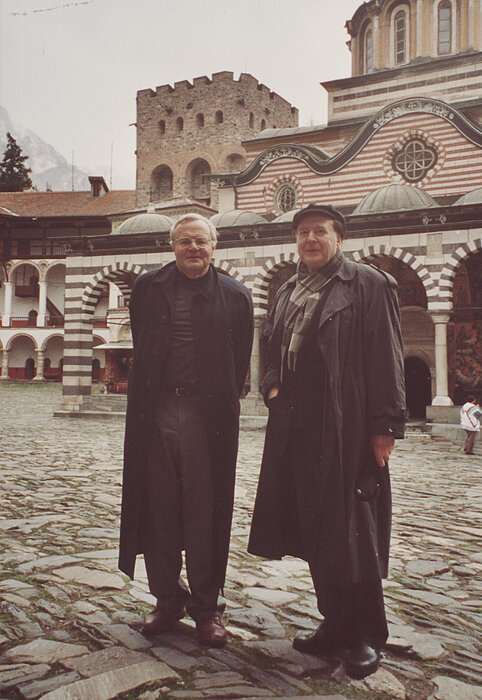 Wendelin Schmidt-Dengler mit Gerhard Rühm im Kloster Rila/Bulgarien, 2001