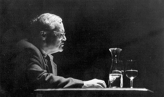 Wendelin Schmidt-Dengler bei einem Vortrag im Rahmen der Literaturwochen in Winterthur, 1998