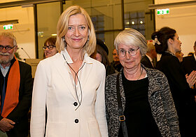 Johanna Rachinger mit Maria Schmidt-Dengler