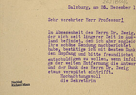 Getippter Text auf altem Papier.