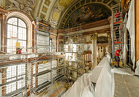 Großräumiges Gerüst im Prunksaal