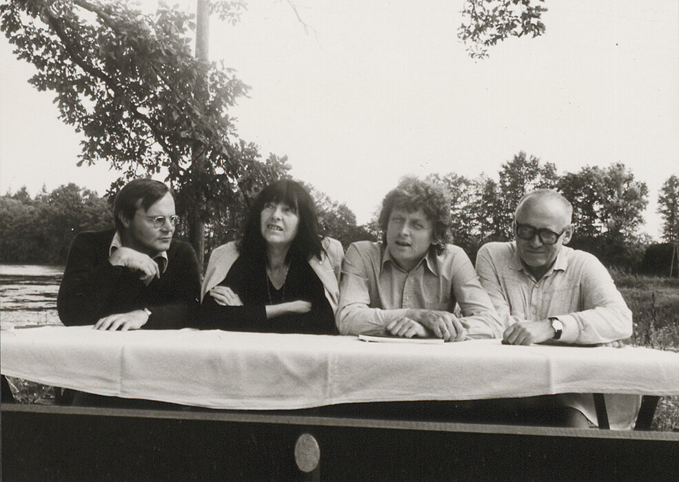 Wendelin Schmidt-Dengler mit Friederike Mayröcker, Alfred Kolleritsch und Ernst Jandl in Brunnsee/Stmk, 1970er Jahre