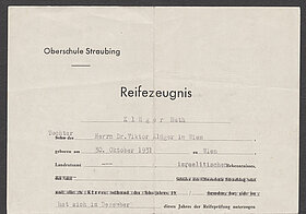 Dokument, das handschriftlich ausgefüllt wurde.