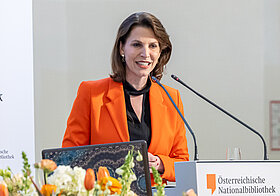 BM Mag. Karoline Edtstadler bei ihrer Rede