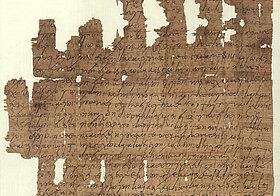 Papyrus mit vielen Löchern.