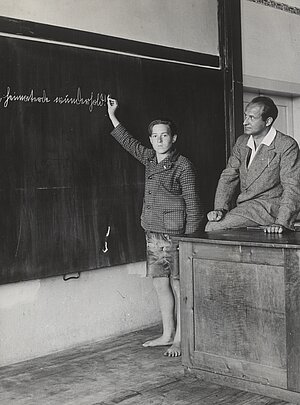Albert Hilscher, Schüler aus Böheimkirchen, Sieger im Aufsatzwettbewerb „Heimaterde wunderhold“, 1935