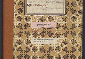 Braunes gemustertes Notizbuch