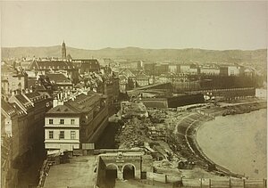 Rotenturmbastei. Blick von der Franz-Joseph-Kaserne auf die Demolierungsarbeiten, April 1858