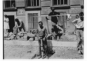 Arbeiter bei Straßenbauarbeiten 