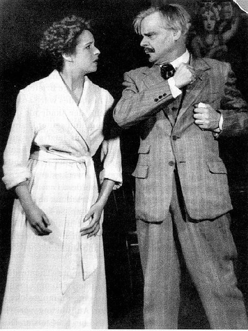 Abb. 1: Inge Konradi (Marianne) und Karl Skraup (Zauberkönig) in »Geschichten aus dem Wiener Wald« (Volkstheater, Wien, Dezember 1948). [ÖLA]. In: Sichtungen 2, S. 58